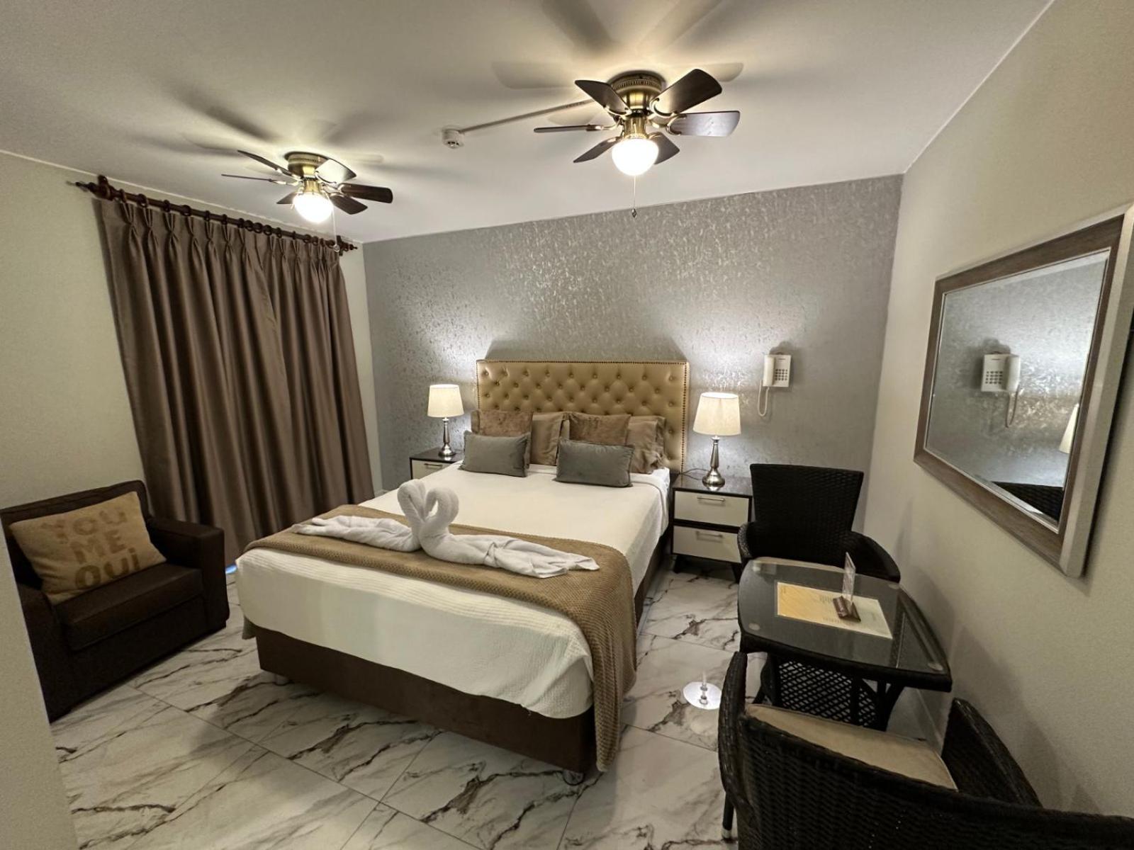 Solis Dies Hotel