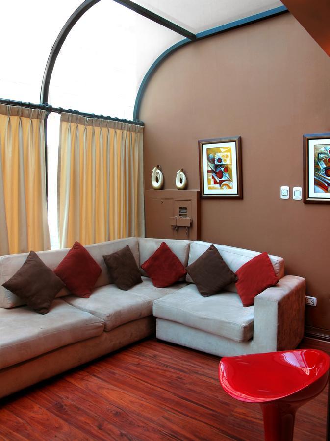 Solis Dies Hotel Lima